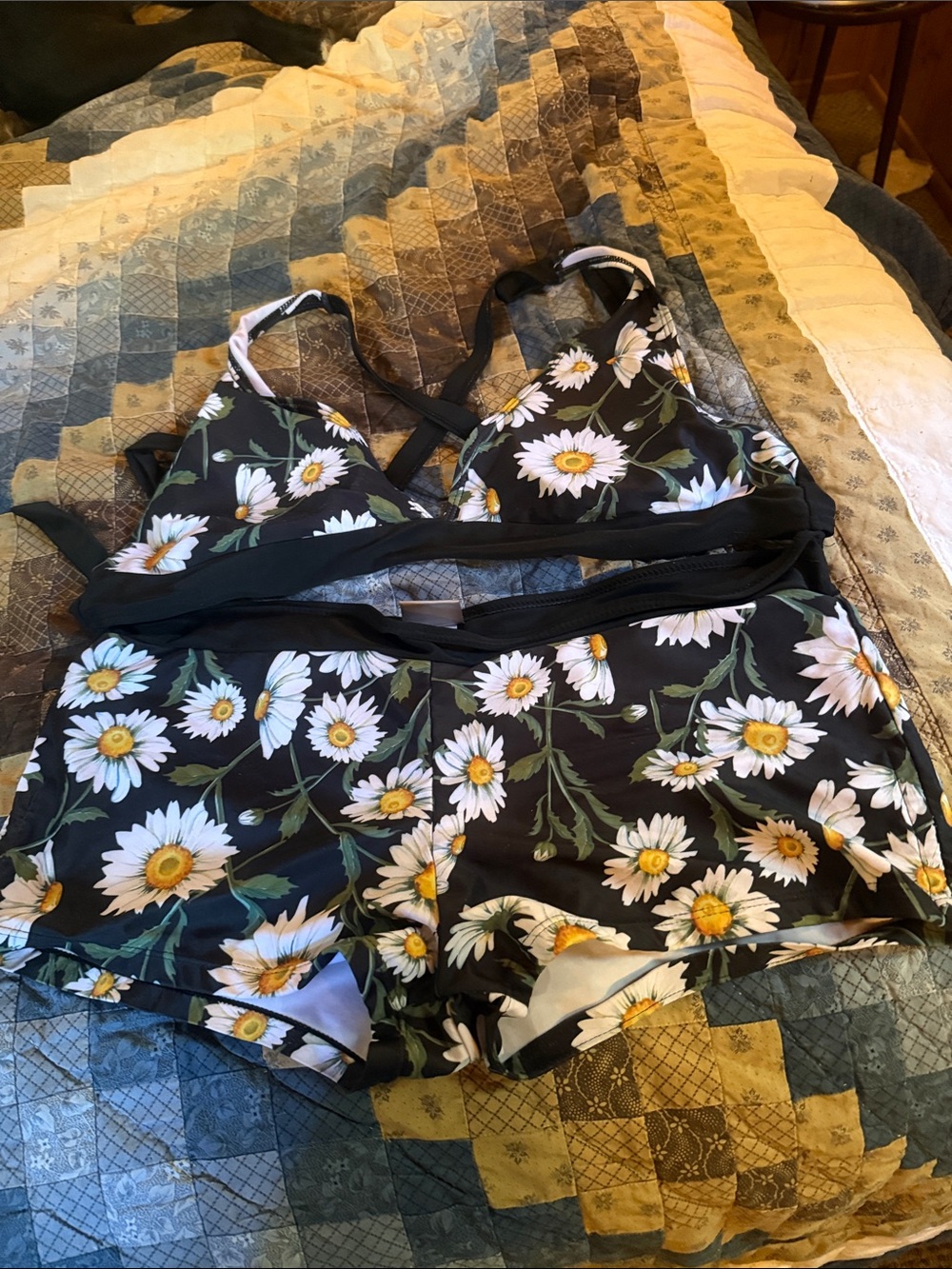 Black Daisy Print Women's Swim Pajama Set with Shorts